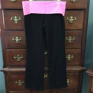 Victoria’s Secret Pink Yoga Pants sz L Short